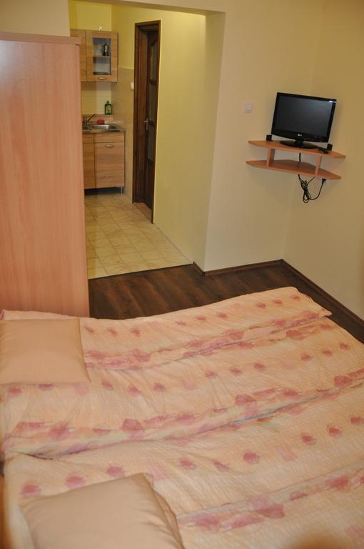 Gyopar Gyoengye Apartmanhaz โอโรชาซา ภายนอก รูปภาพ