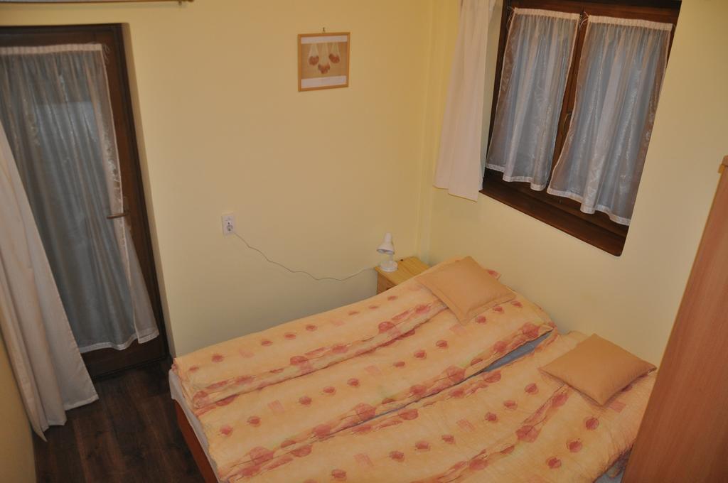 Gyopar Gyoengye Apartmanhaz โอโรชาซา ภายนอก รูปภาพ